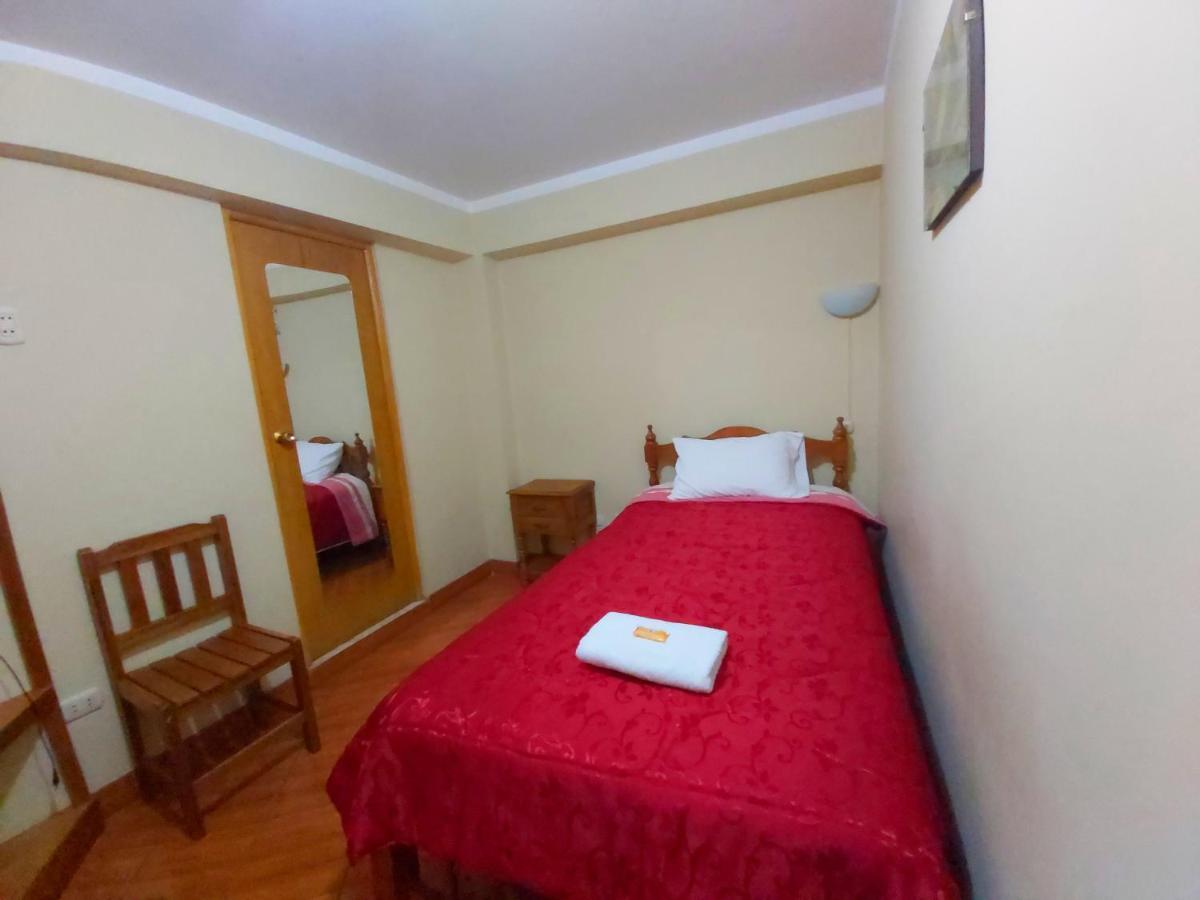 Lhotse Hostel B&B Уарас Екстер'єр фото