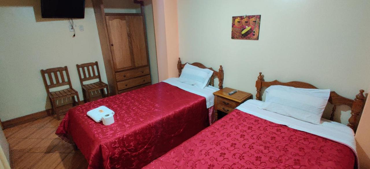 Lhotse Hostel B&B Уарас Екстер'єр фото