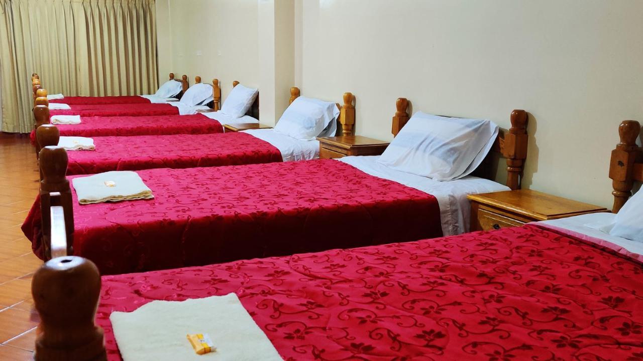 Lhotse Hostel B&B Уарас Екстер'єр фото