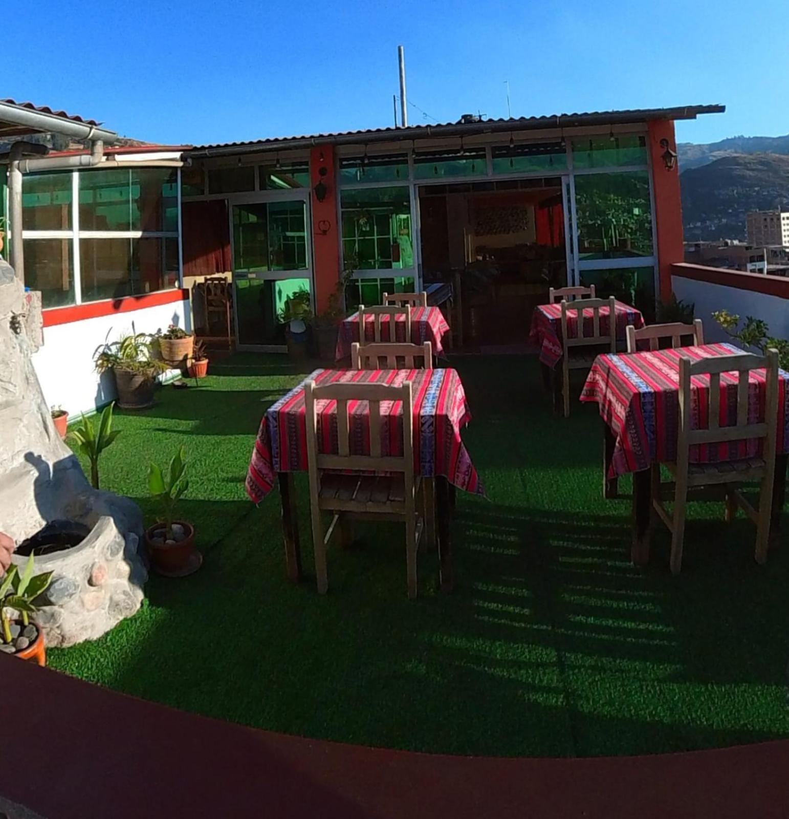 Lhotse Hostel B&B Уарас Екстер'єр фото