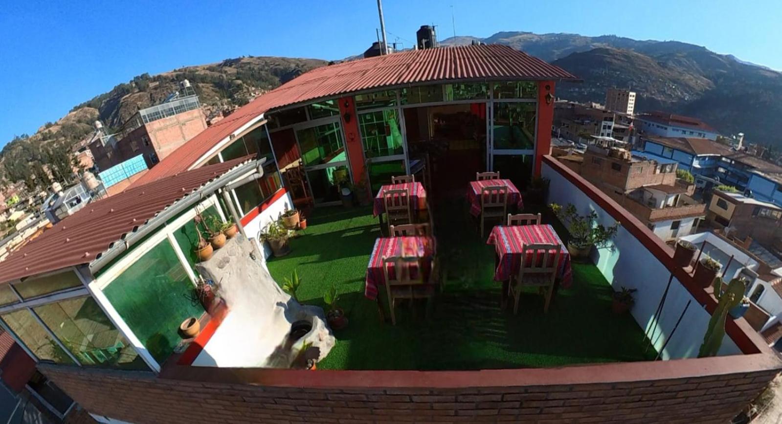 Lhotse Hostel B&B Уарас Екстер'єр фото