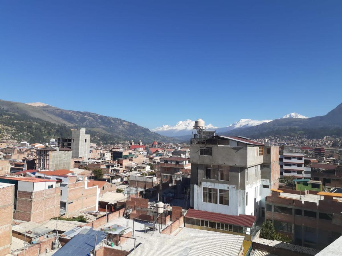 Lhotse Hostel B&B Уарас Екстер'єр фото