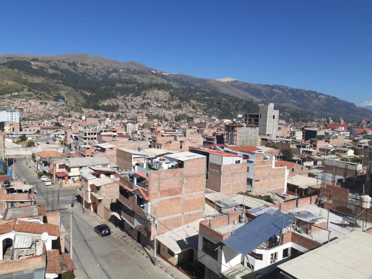 Lhotse Hostel B&B Уарас Екстер'єр фото
