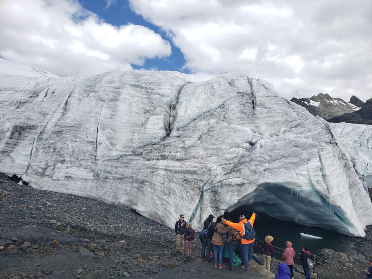 Lhotse Hostel B&B Уарас Екстер'єр фото